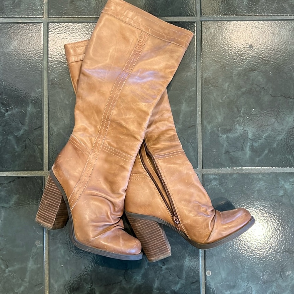 Jessica Simpson heel boots